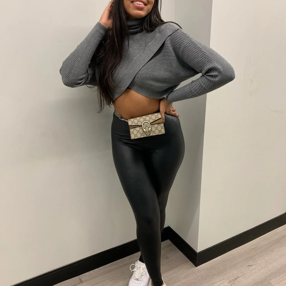 Cropped Sweater - Picture 3 of 3